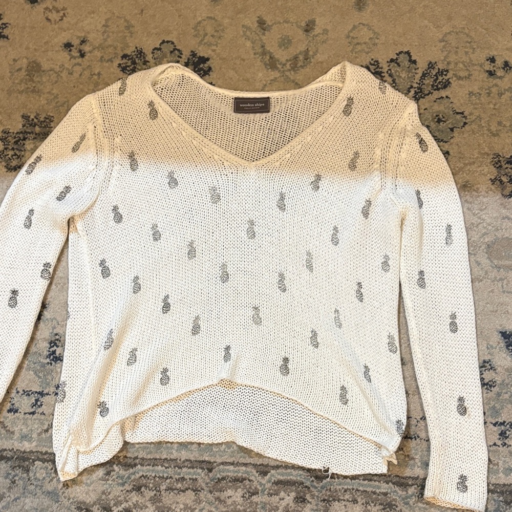 Wooden Ships Cream V-Neck Sweater with Pineapple Pattern